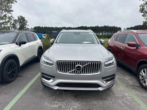 2024 Volvo XC90 B5 Plus Bright Theme