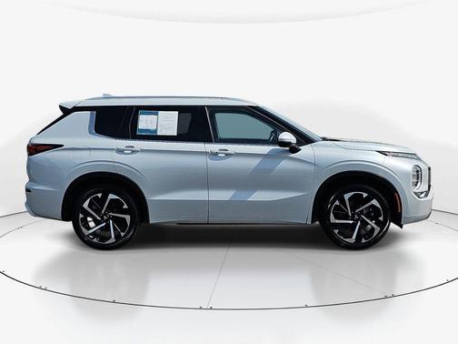 2022 Mitsubishi Outlander SEL
