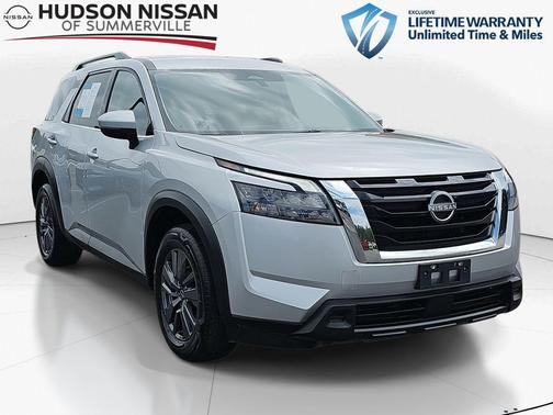 2023 Nissan Pathfinder SV