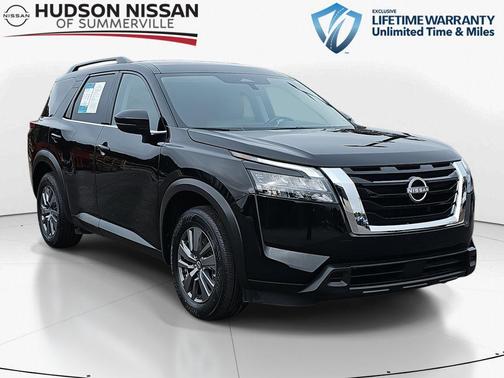 2024 Nissan Pathfinder SV