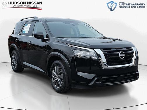 2024 Nissan Pathfinder SV