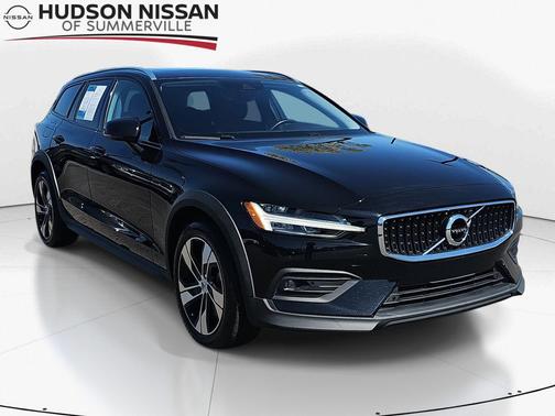 2021 Volvo V60 Cross Country T5