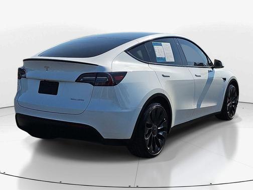 Pearl White Multi 2022 Tesla Model Y Performance