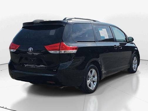 2014 Toyota Sienna LE