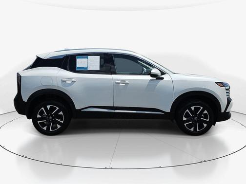 Aspen White Tricoat 2025 Nissan Kicks SR