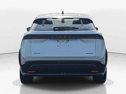 2 Tone White / Black Roof 2023 Nissan ARIYA ENGAGE