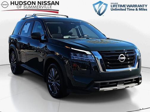 2024 Nissan Pathfinder SL