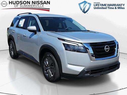 2024 Nissan Pathfinder SV
