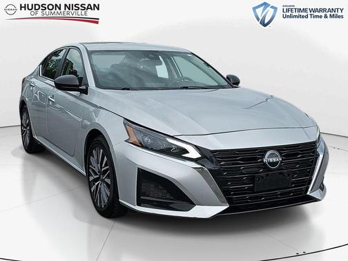 Brilliant Silver Metallic 2024 Nissan Altima 2.5 SV