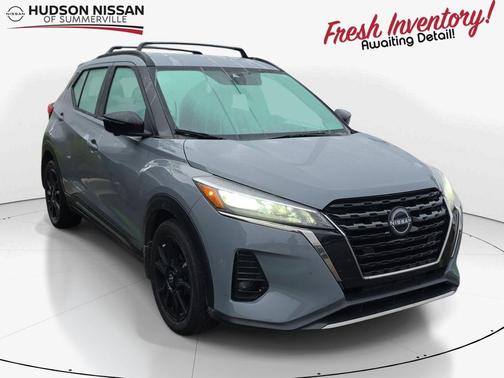 Boulder Gray Pearl 2022 Nissan Kicks SR