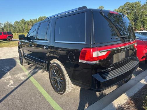 2017 Lincoln Navigator Select
