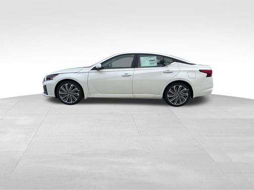 2025 Nissan Altima SL