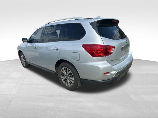 2020 Nissan Pathfinder SL