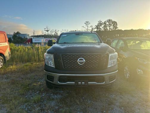 2019 Nissan Titan SV