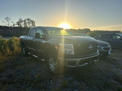 2019 Nissan Titan SV