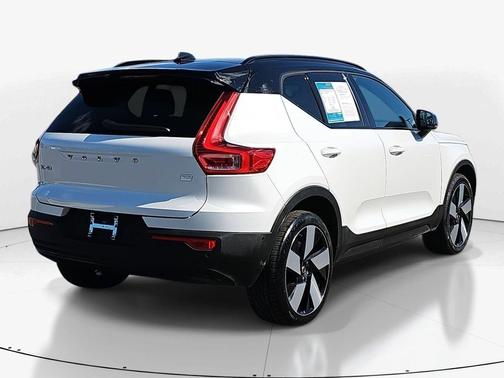 2023 Volvo XC40 Recharge Pure Electric Twin Plus