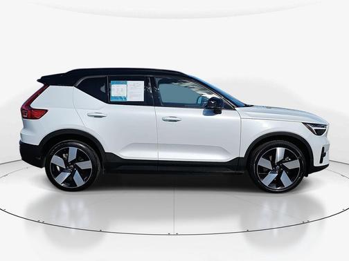 2023 Volvo XC40 Recharge Pure Electric Twin Plus