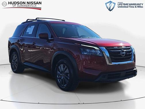 2024 Nissan Pathfinder SV