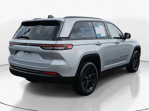 2024 Jeep Grand Cherokee Laredo