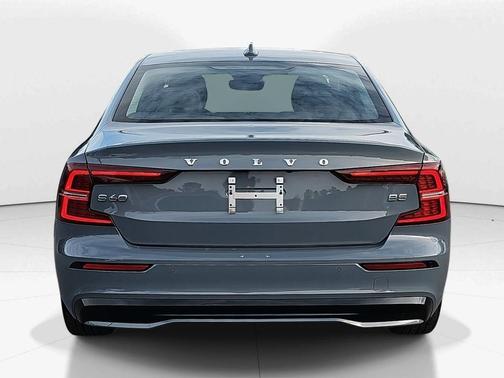 2024 Volvo S60 B5 Core Dark Theme