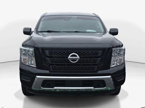 Black 2022 Nissan Titan SV