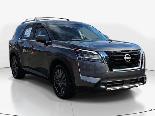 2024 Nissan Pathfinder SL