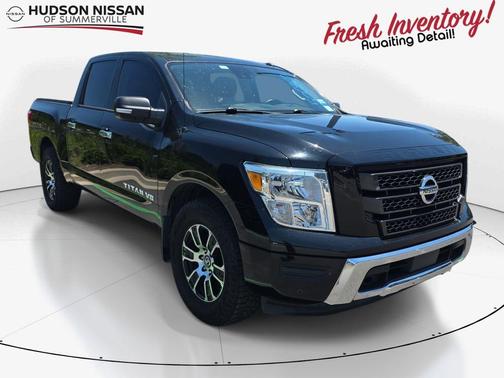 Super Black 2020 Nissan Titan SV