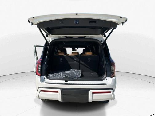 2025 Nissan Armada SL