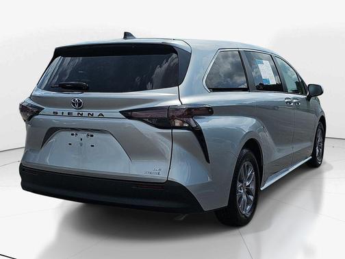 Celestial Silver Metallic 2024 Toyota Sienna LE