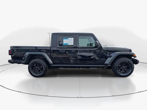 2022 Jeep Gladiator Sport