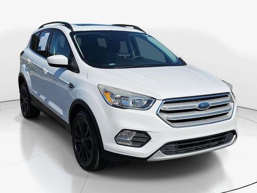 Oxford White 2018 Ford Escape SE