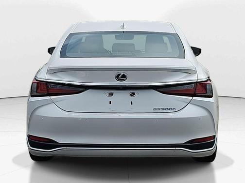 2020 Lexus ES 300h Base