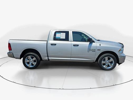Bright Silver Clearcoat Metallic 2019 RAM 1500 Classic Tradesman