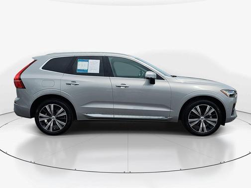Silver 2023 Volvo XC60 B5 Plus Bright Theme