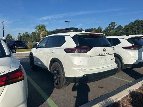 2025 Nissan Rogue Rock Creek