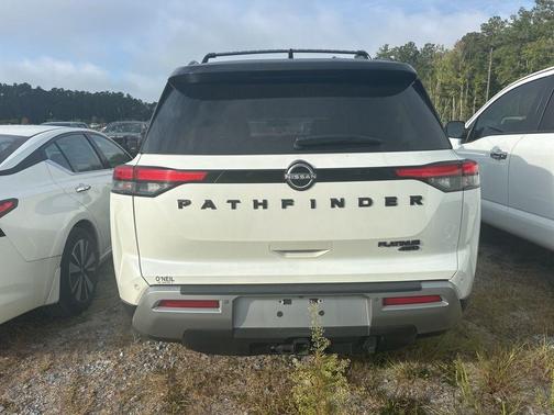 2022 Nissan Pathfinder Platinum