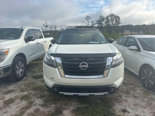 2022 Nissan Pathfinder Platinum