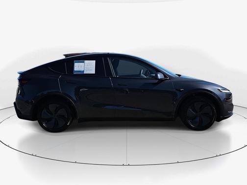 2026 Tesla Model Y PREMIUM