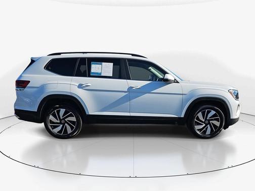 2024 Volkswagen Atlas 2.0T SE