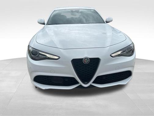 2022 Alfa Romeo Giulia Base