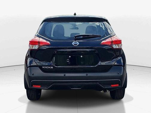 Super Black 2020 Nissan Kicks S