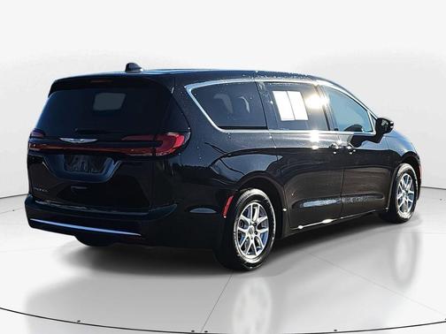 2024 Chrysler Pacifica Touring-L