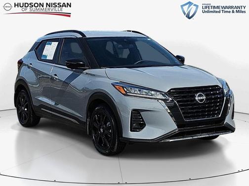 Boulder Gray Pearl 2023 Nissan Kicks SR