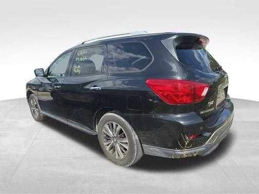 2018 Nissan Pathfinder SL