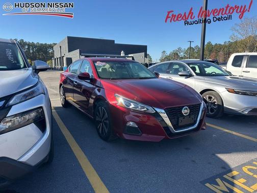 2022 Nissan Altima 2.5 SV