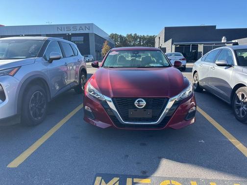 2022 Nissan Altima 2.5 SV