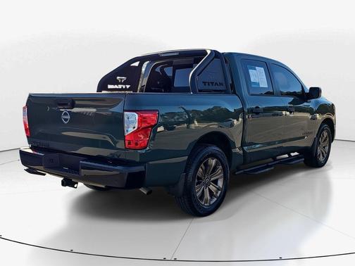 2024 Nissan Titan SV