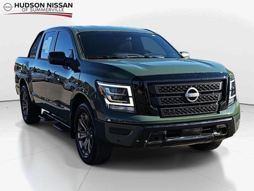 2024 Nissan Titan SV