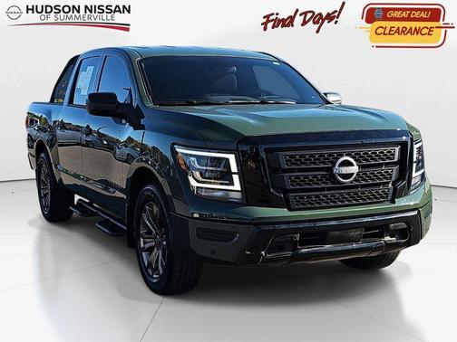 2024 Nissan Titan SV
