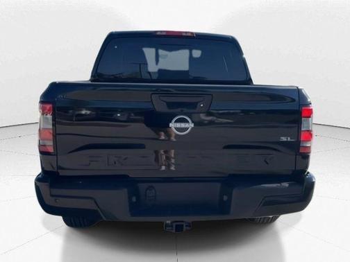 2025 Nissan Frontier SL